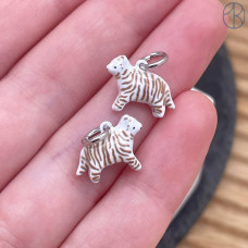 Подвеска тигр эмаль, цвет серебро 15 мм
