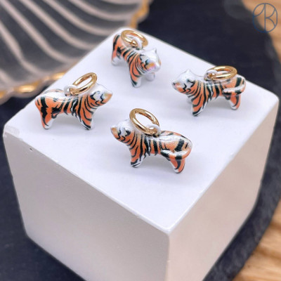 Подвеска тигр эмаль, цвет золото 13 мм