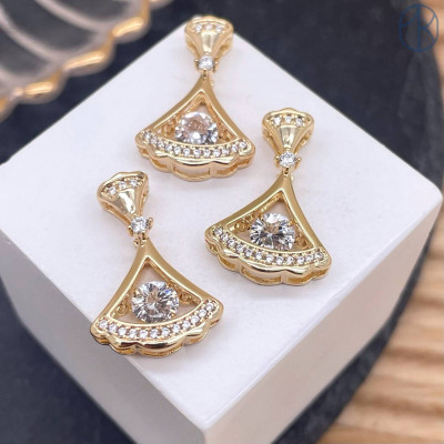 Подвеска веер цирконы, цвет золото 21 мм 