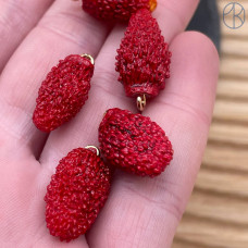 Подвеска земляника, цвет золото ~ 17 мм Подвеска земляника, цвет золото ~ 17 мм