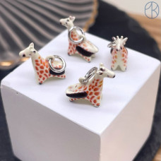 Подвеска жираф эмаль, цвет серебро 14 мм