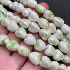 Сердце керамика бело-зеленое 12 мм