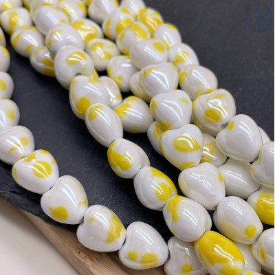 Сердце керамика бело-желтое 12 мм