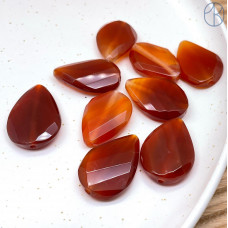 Сердолик капля огранка 28 мм штучно