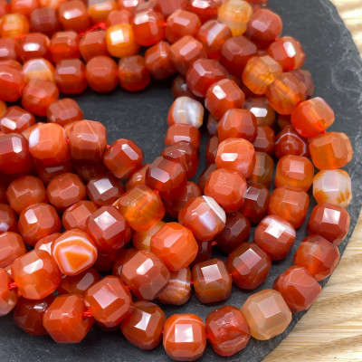 Сердолик куб огранка 9 мм