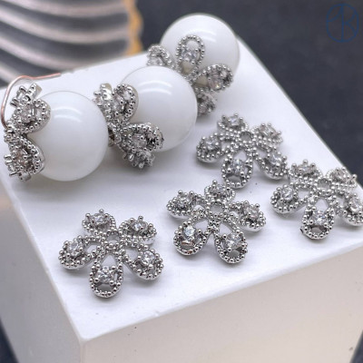 Шапочка цирконы, цвет серебро 11 мм 