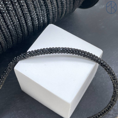 Шнур стразовый №3 4 мм