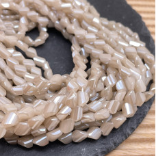 Стекло фриформ огранка шампань 7х6 мм Стекло фриформ огранка шампань 7х6 мм