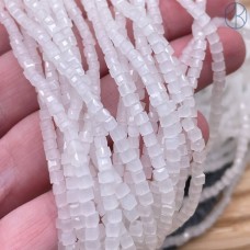 Стекло куб огранка, цвет белый 2,5 мм