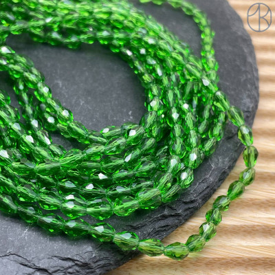 Стекло рис огранка зеленое 6х4 мм