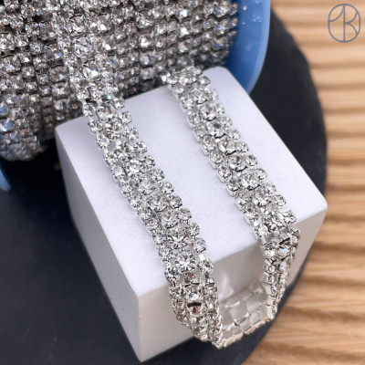 Стразовая лента №332, цвет серебро 8 мм