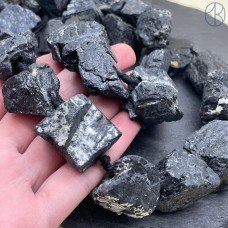 Турмалин черный (Шерл) куски (22-27)*(15-26) мм
