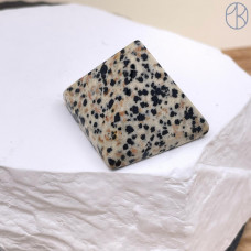 Яшма далматинова пирамида ~ 3х3 см