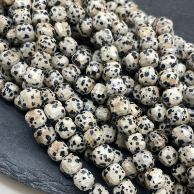 Яшма далматиновая куб огранка 9 мм