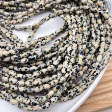 Яшма далматиновая рис 4х6 мм Яшма далматиновая рис 4х6 мм