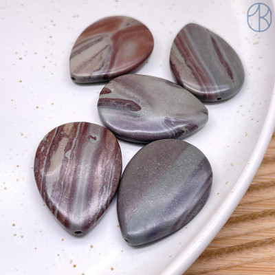 Яшма капля 35х25 мм штучно