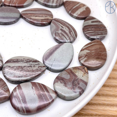 Яшма капля 35х25 мм