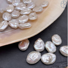 Жемчуг овал белый штучно ~ 15х12 мм