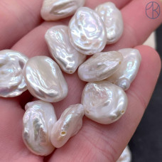 Жемчуг овал белый штучно ~ 15х12 мм